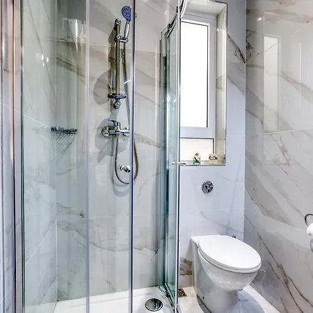 Cosy 2br Penthouse With Private Terrace In By 360 Estates Lejlighed *