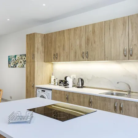Cosy 2br Penthouse With Private Terrace In By 360 Estates Lejlighed *