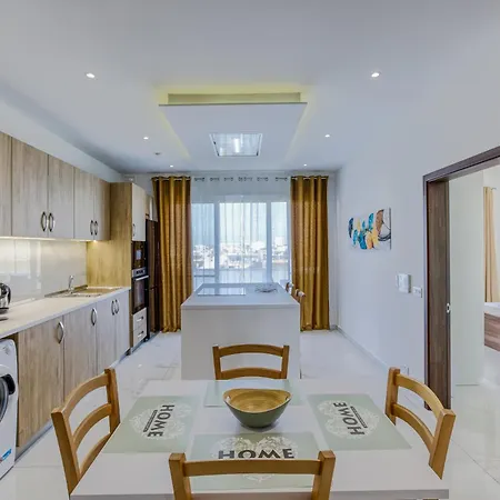 Lejlighed Cosy 2br Penthouse With Private Terrace In By 360 Estates *