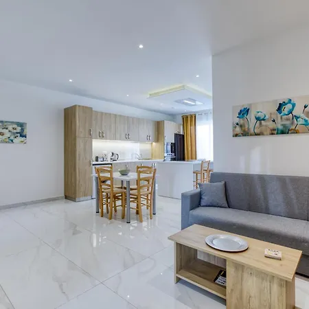 Cosy 2br Penthouse With Private Terrace In By 360 Estates *